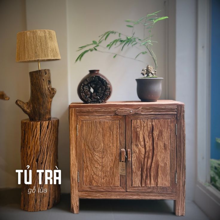 Gốm Bàu Trúc và Gỗ Lũa: Cuộc Hạnh Ngộ Giữa Hồn Đất Và Xương Rừng 🏺🪵